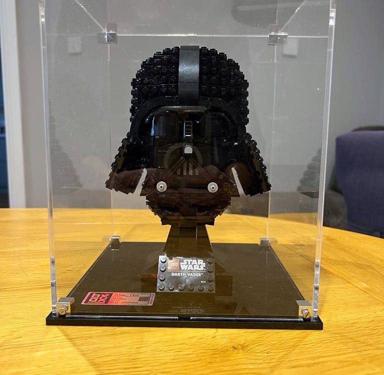 LEGO® Darth Vader Helmet Display Case (75304)