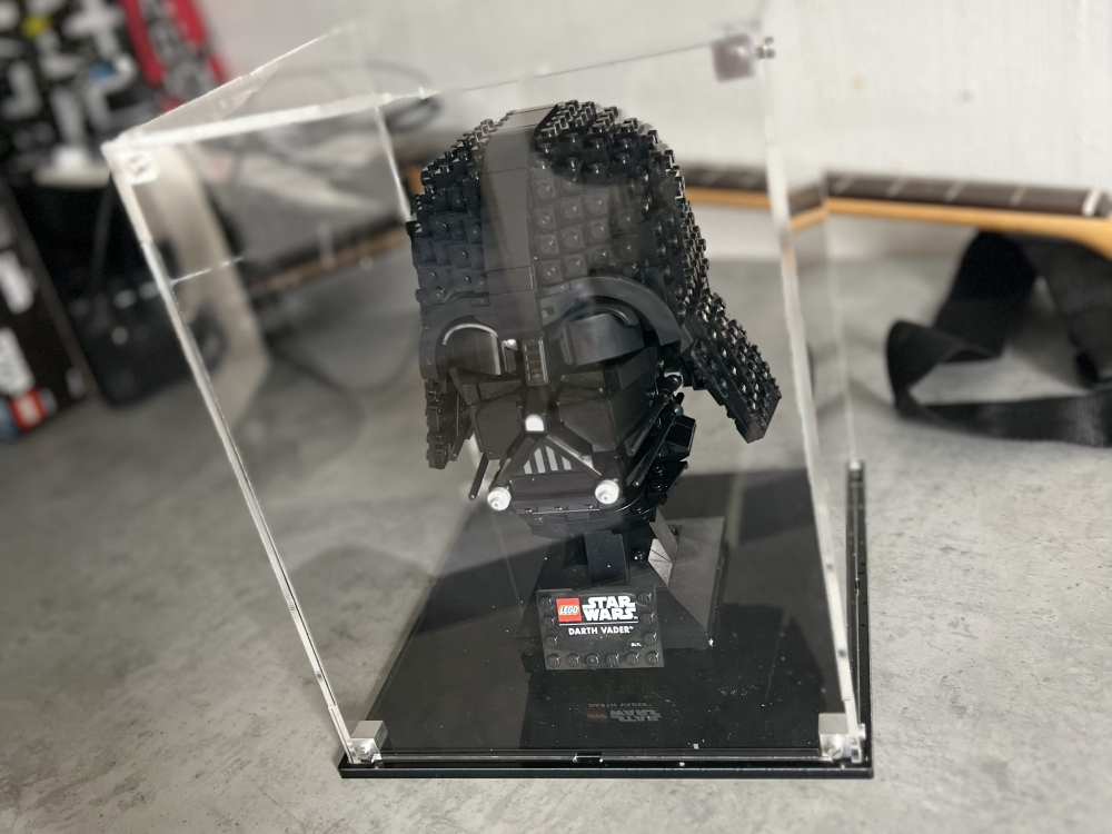 LEGO® Darth Vader Helmet Display Case (75304)