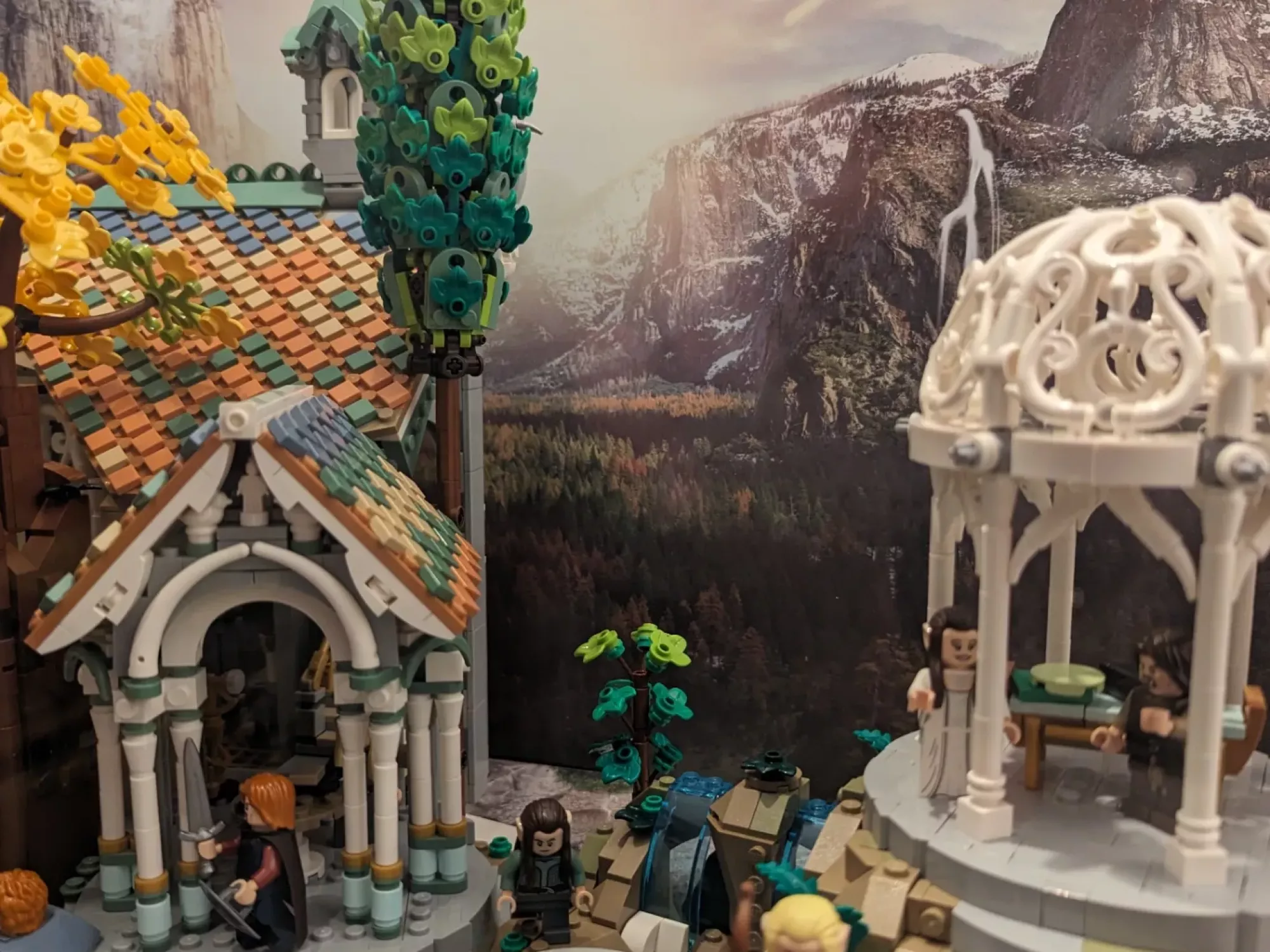 Lego Rivendell Box Layout LEGO® Rivendell Display Case (10316)