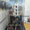 Customer image of LEGO® Gringotts™ Wizarding Bank – Collectors' Edition (76417) Display Case