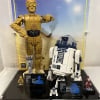 Customer image of SPECIAL EDITION - LEGO® C-3PO™ (75398) & R2-D2™ (75379) Display Case