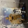 Customer image of SPECIAL EDITION - LEGO® C-3PO™ (75398) & R2-D2™ (75379) Display Case